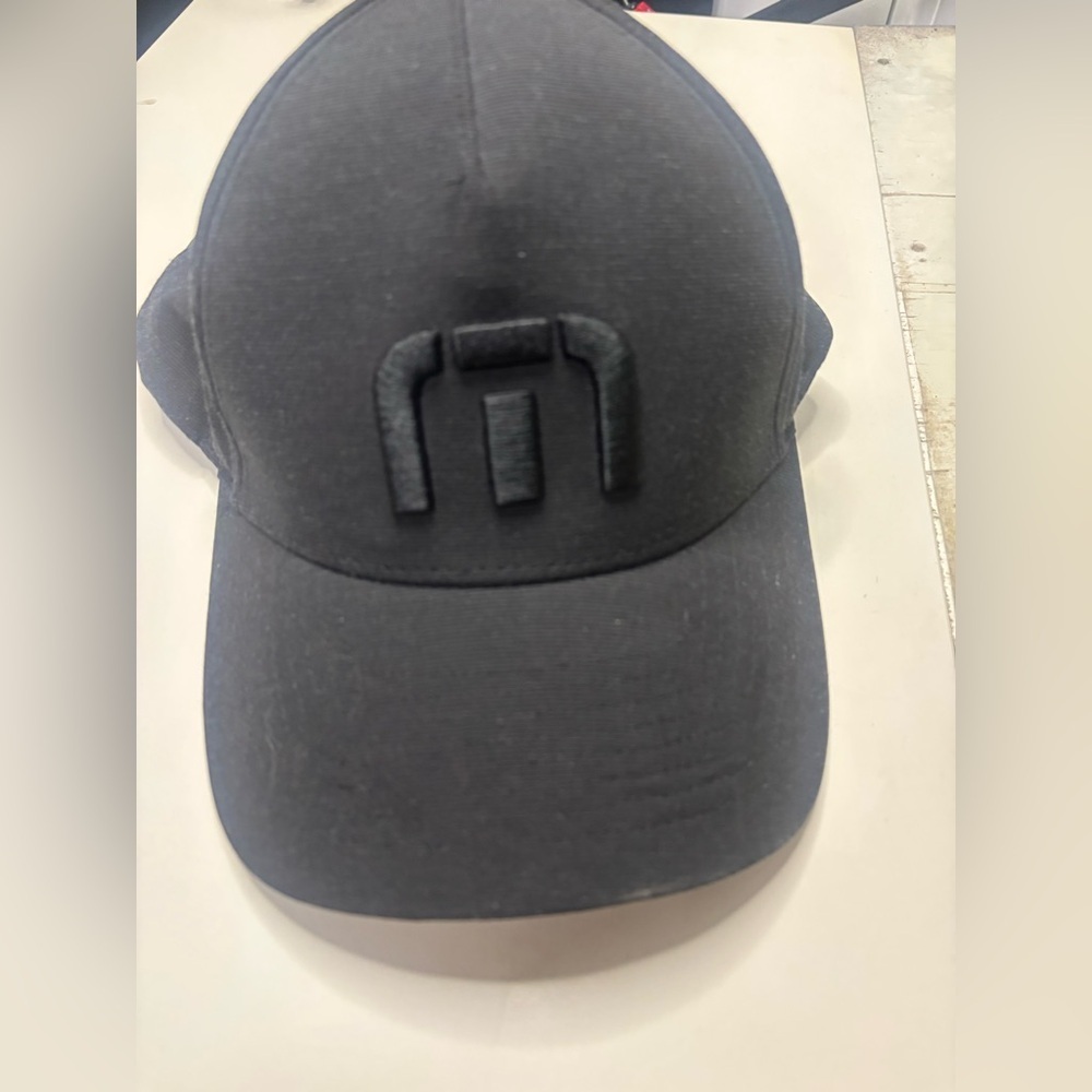 Travis Mathew Bahamas Tech Hat Mens Black Snapback Adjustable Logo Golf